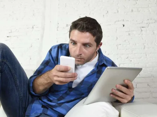 ¿ERES ADICTO A INTERNET?