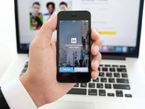 LINKEDIN DISPONIBLE EN ESPAÑOL EN DISPOSITIVOS MÓVILES