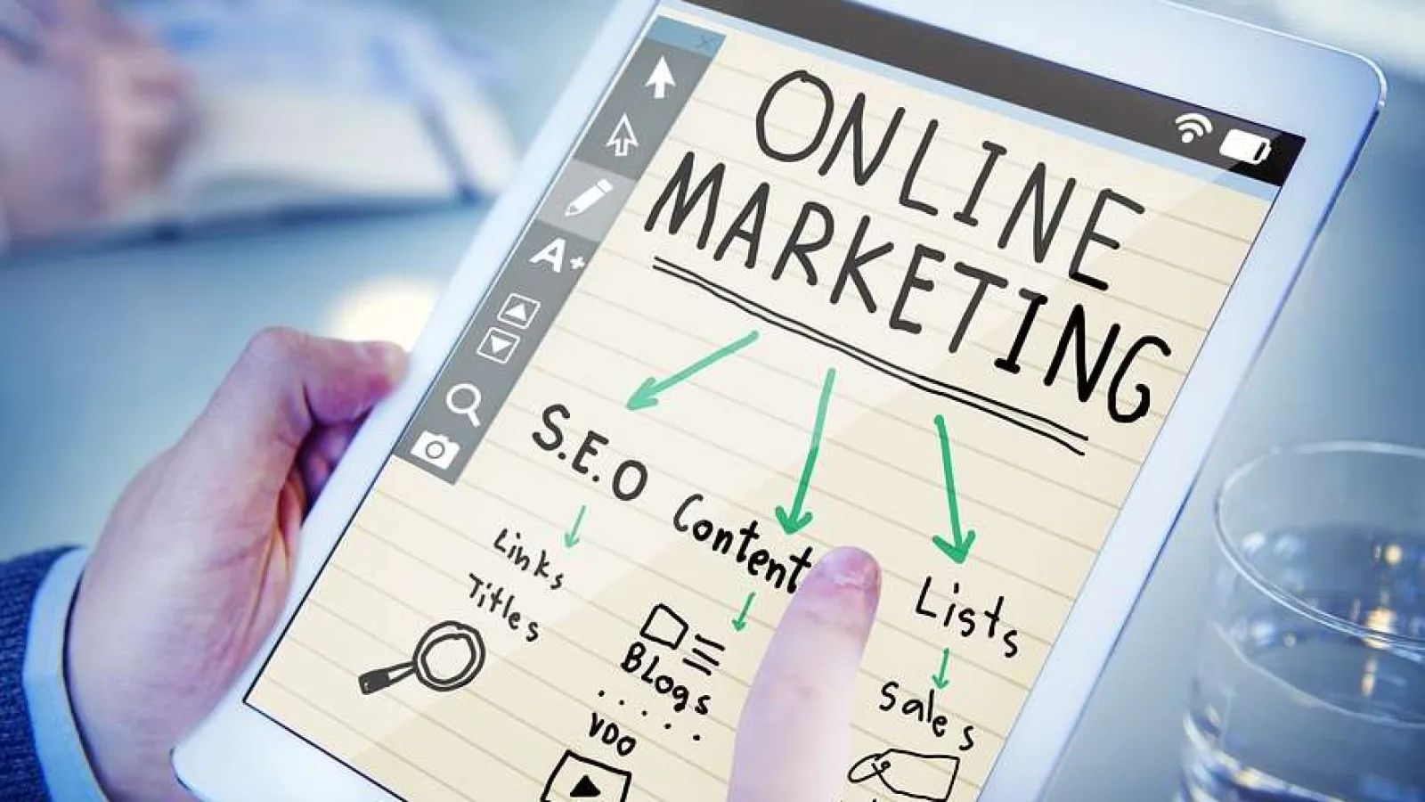¿Qué debe tener una estrategia SEO?
