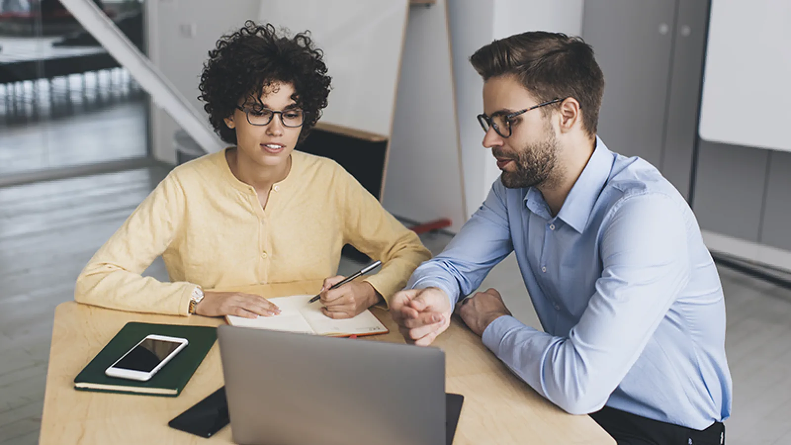 ¿Por qué necesita un especialista en SEO para posicionar su negocio en línea?