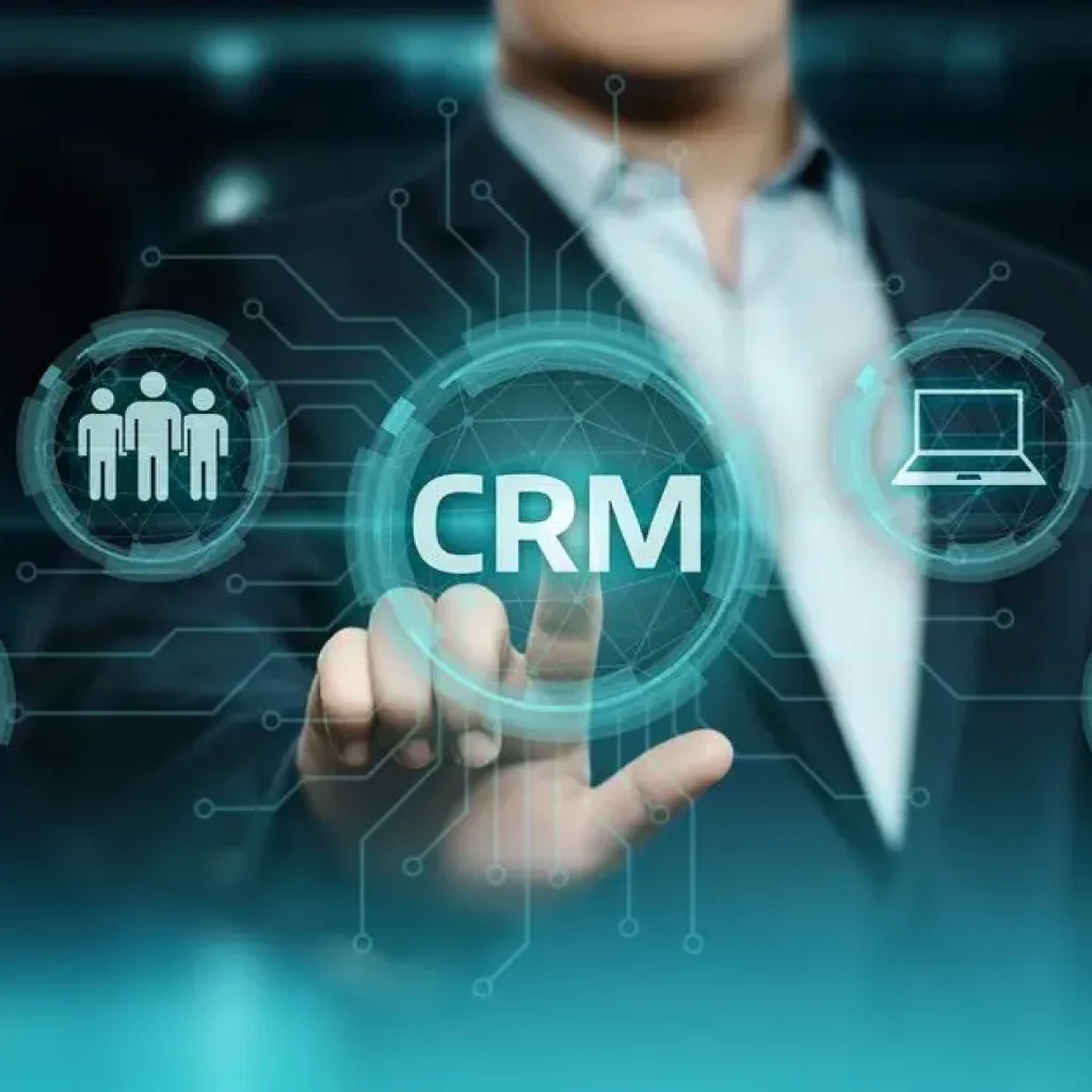 Marketing inteligente: cómo la IA nutre tu CRM con información valiosa